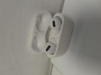 CS2116/2026 WHITE APPLE AIRPODS